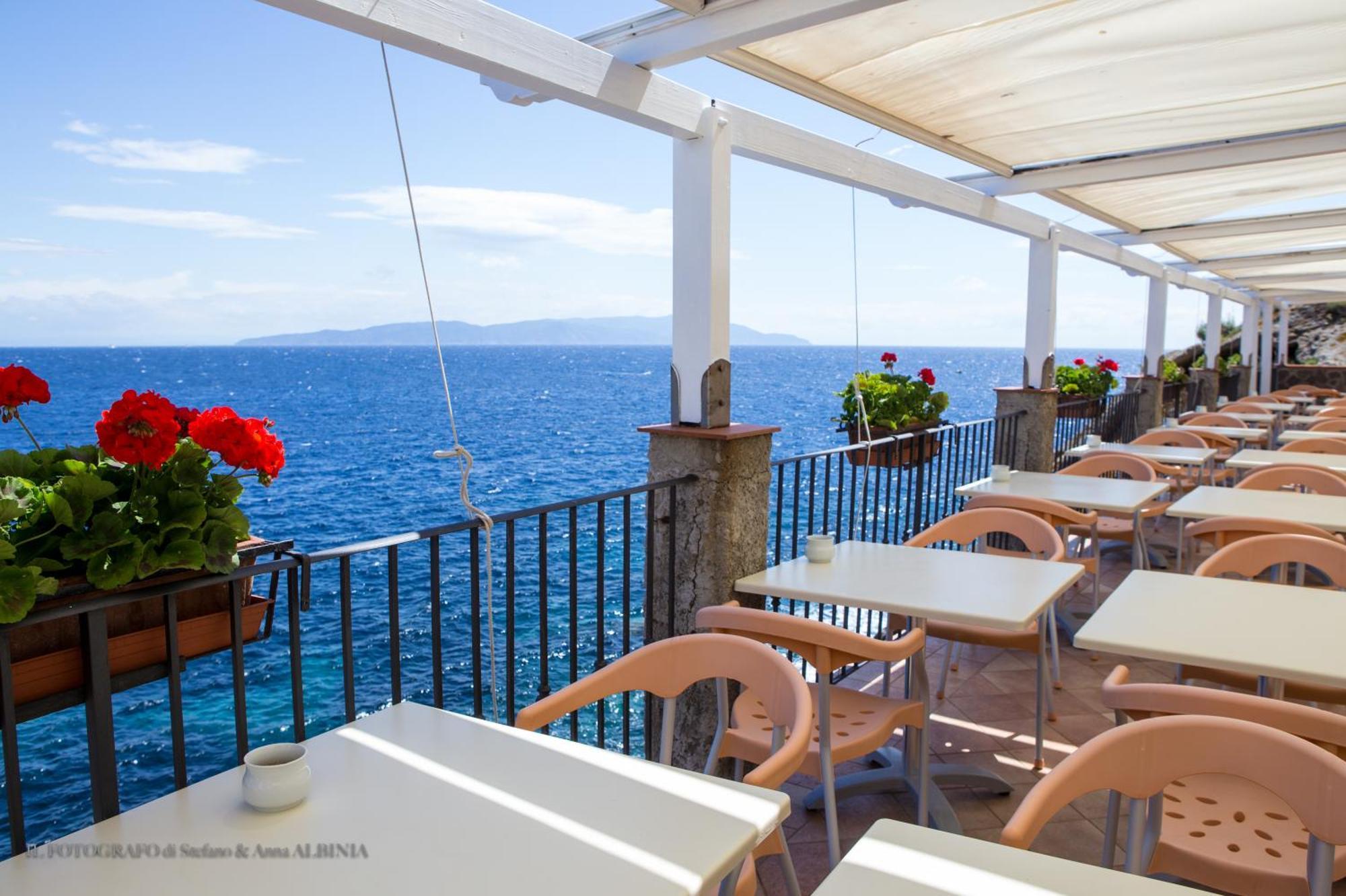 Hotel Saraceno Giglio Porto Bagian luar foto