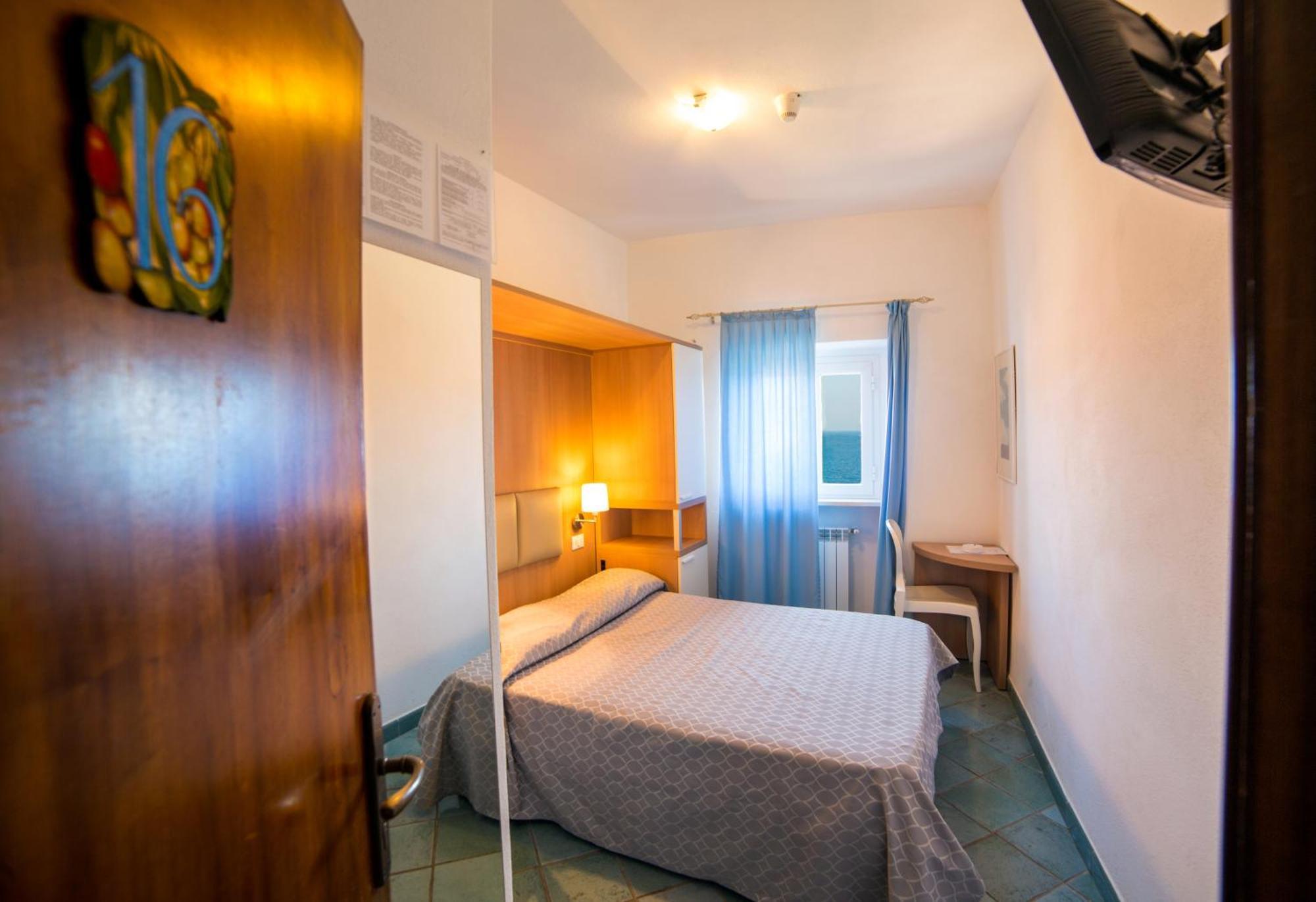 Hotel Saraceno Giglio Porto Bagian luar foto