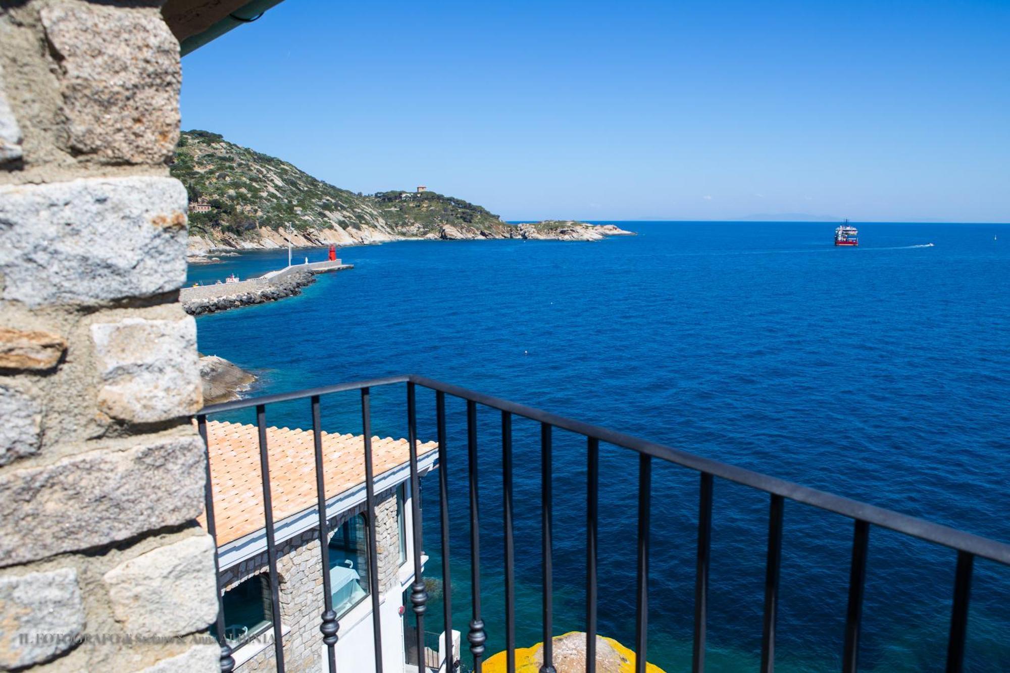 Hotel Saraceno Giglio Porto Bagian luar foto