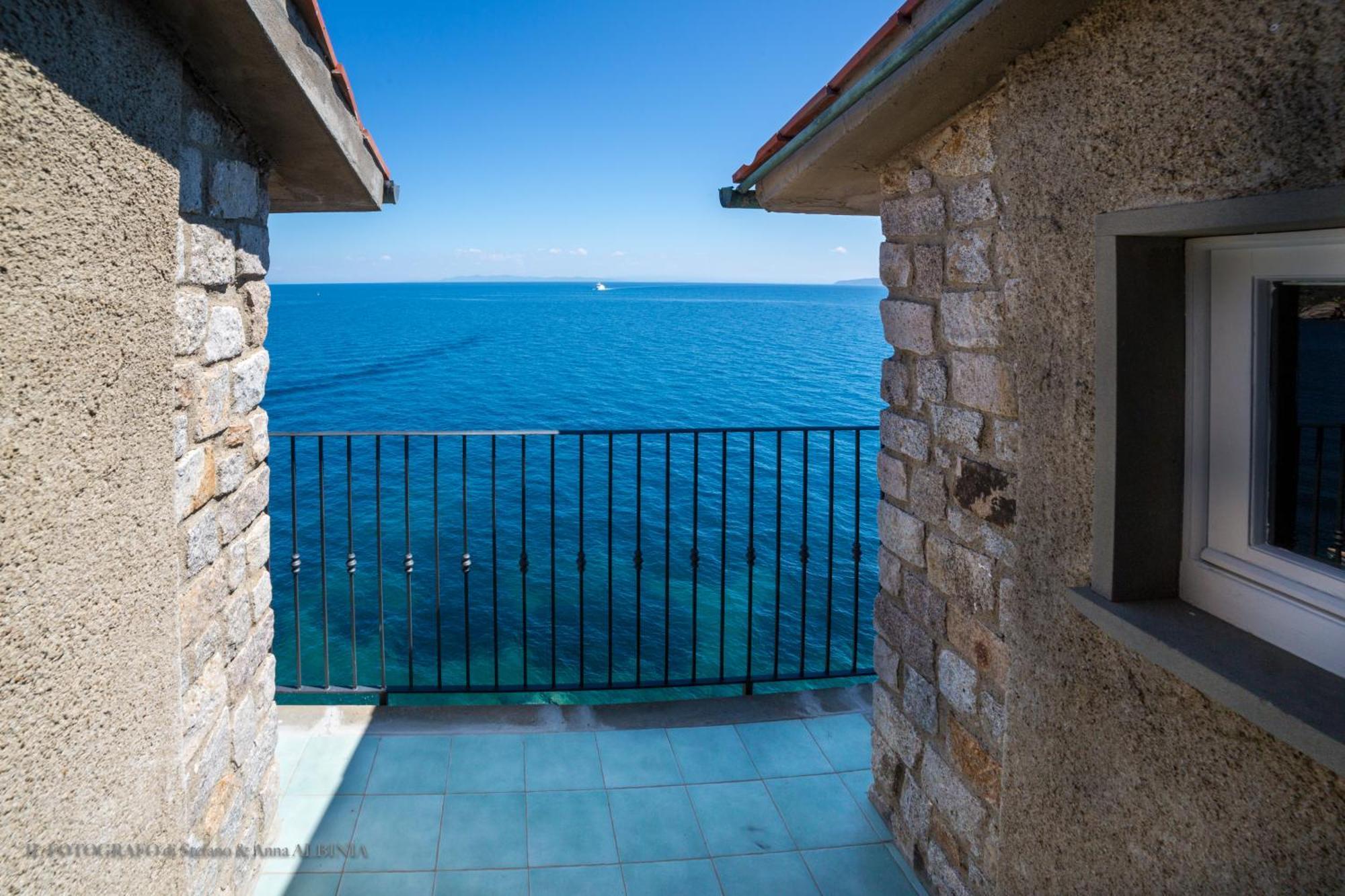 Hotel Saraceno Giglio Porto Bagian luar foto