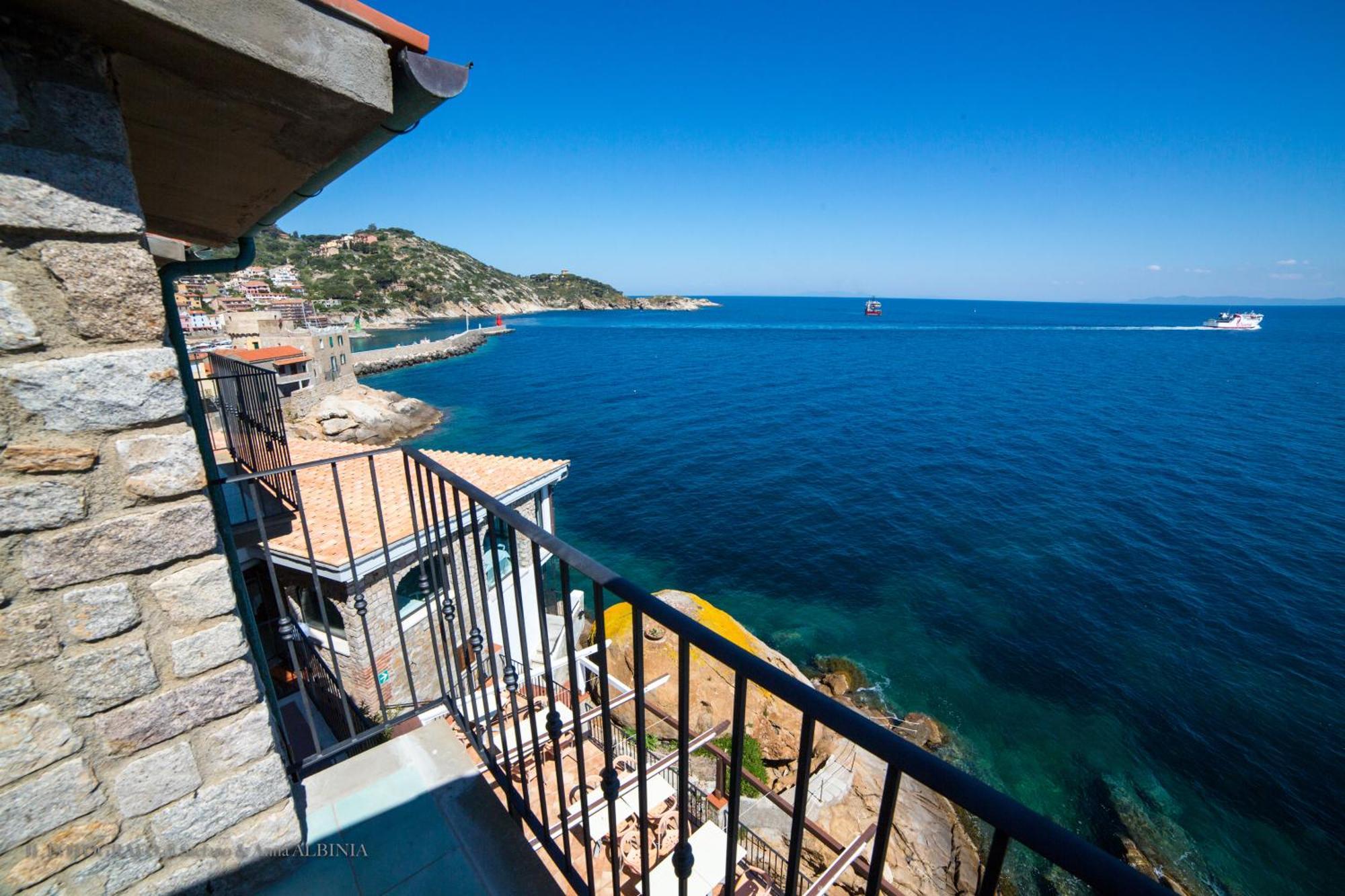 Hotel Saraceno Giglio Porto Bagian luar foto